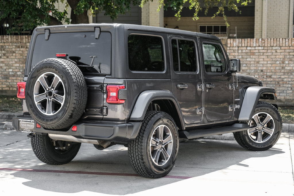 Used 2023 Jeep Wrangler Unlimited Sahara w/ LED Lighting Group AWD/4WD image 16
