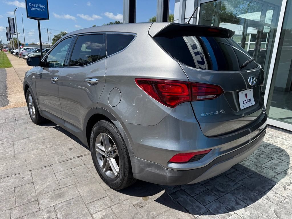Used 2018 Hyundai Santa Fe Sport FWD image 2