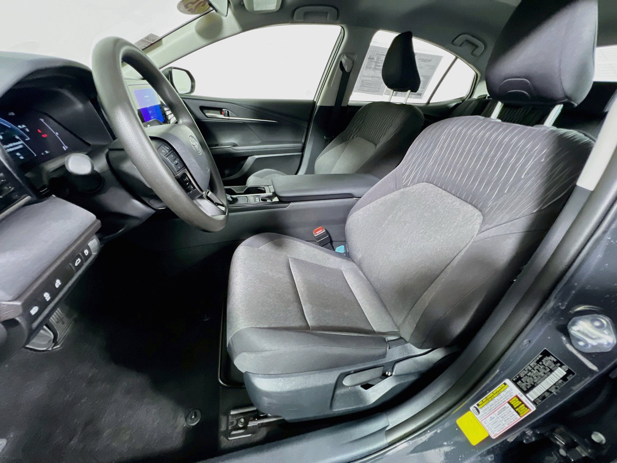 Used 2025 Toyota Camry LE FWD image 14