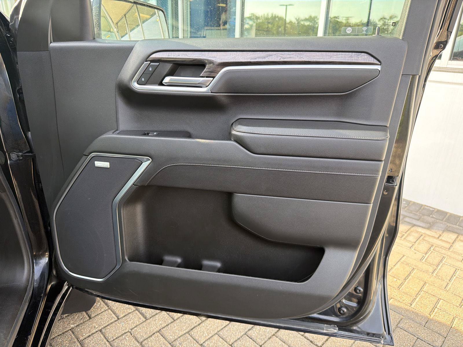 Used 2023 Chevrolet Silverado 1500 LTZ AWD/4WD image 37