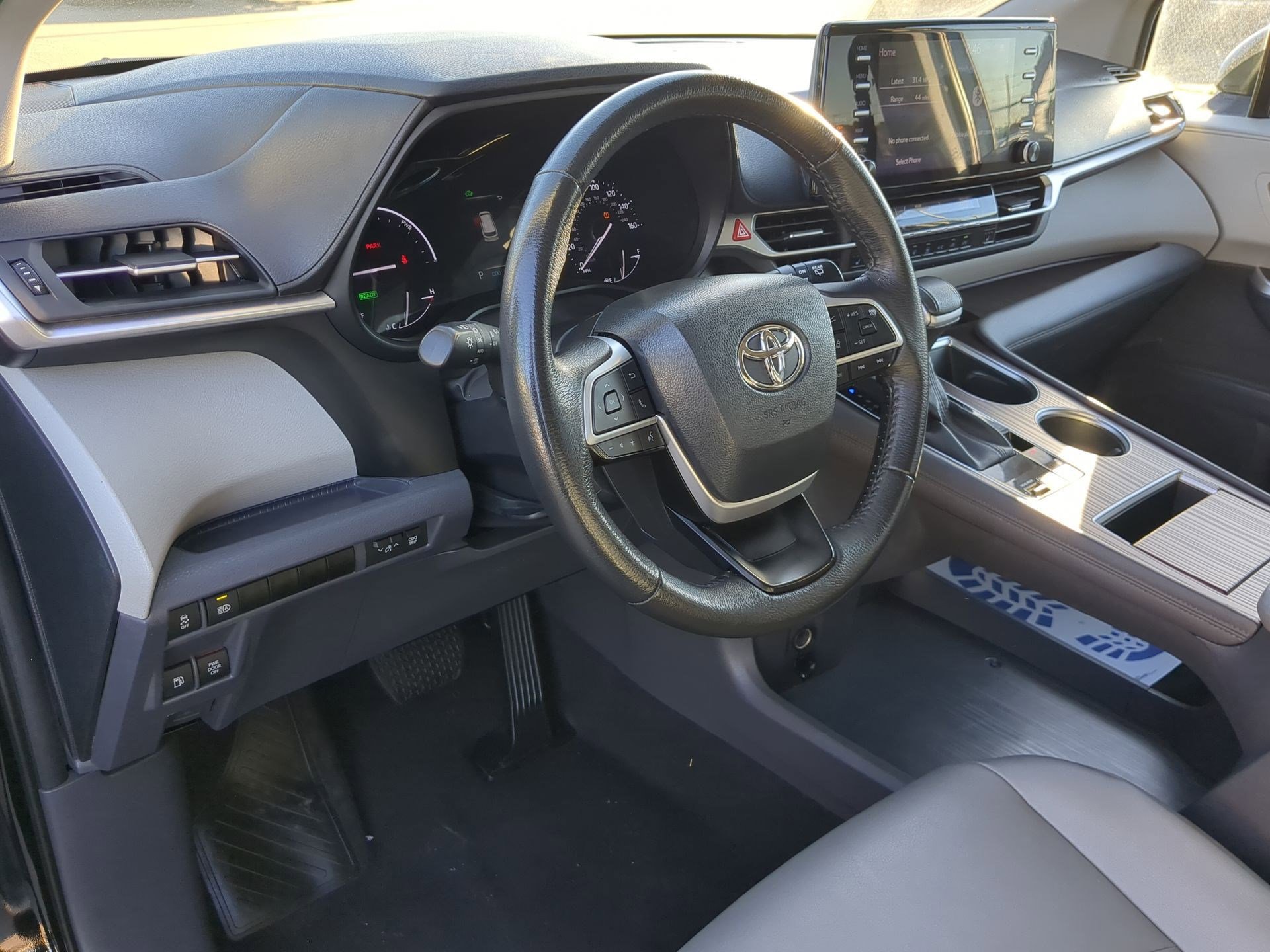 Used 2023 Toyota Sienna XLE image 12