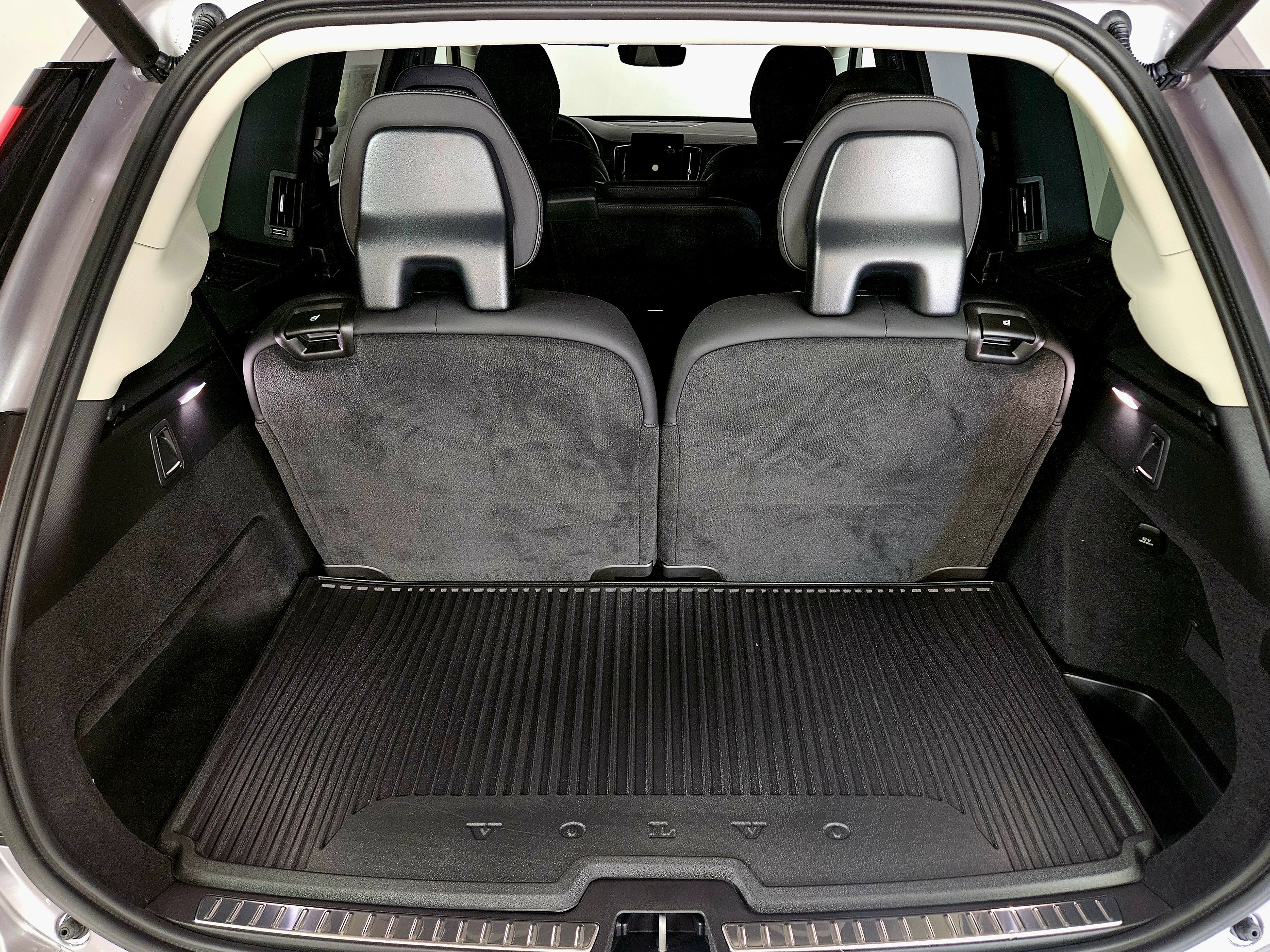 New 2026 Volvo XC90 B5 Plus image 18