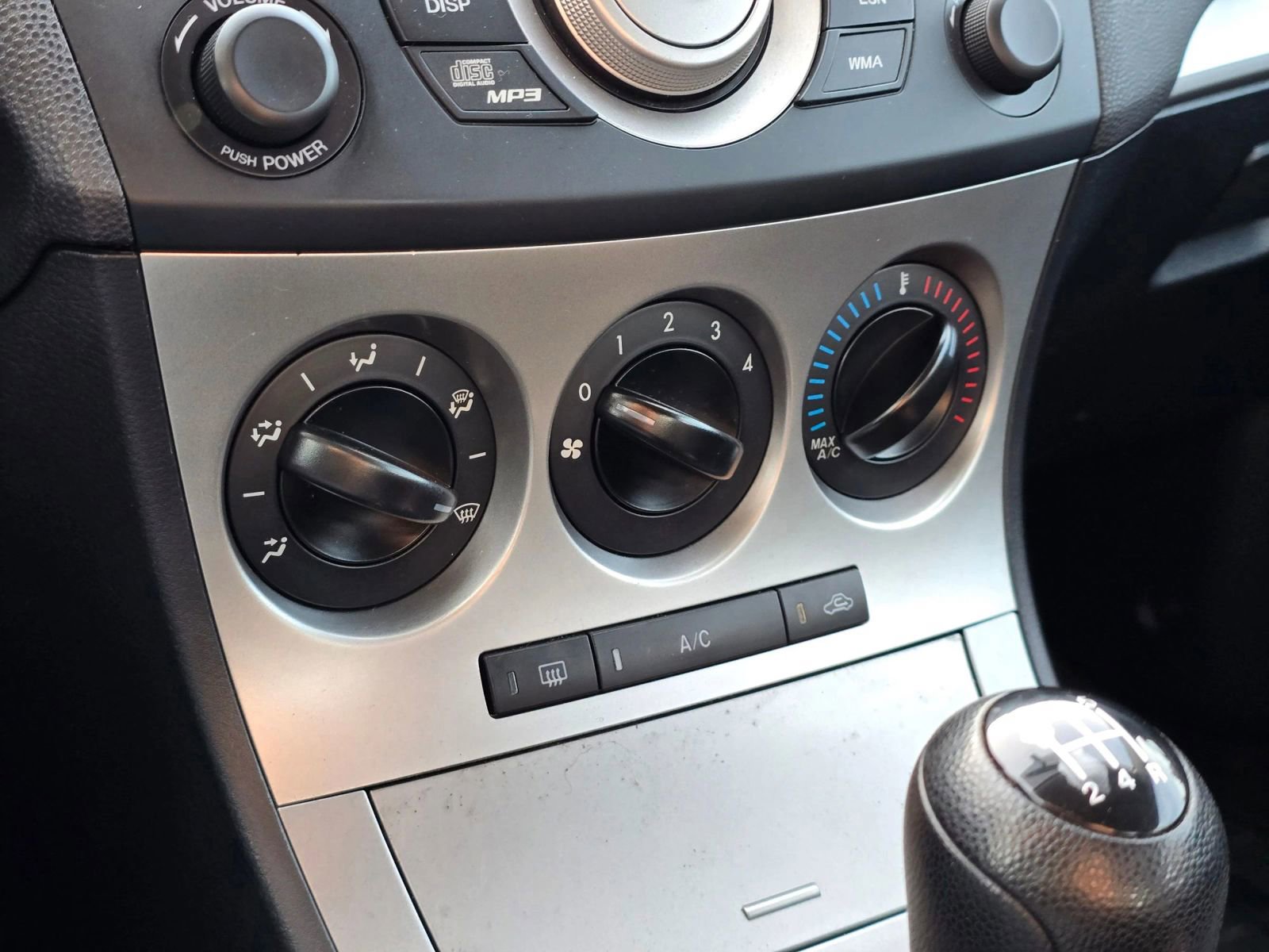 Used 2010 MAZDA MAZDA3 i Touring image 28