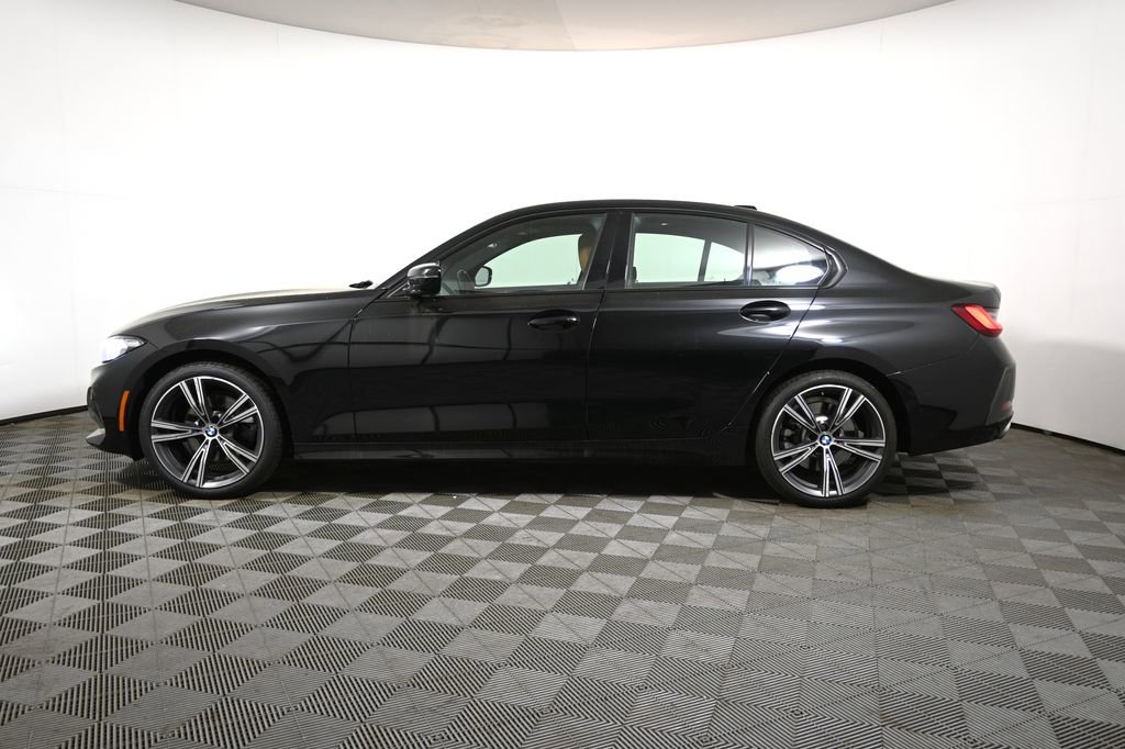Used 2023 BMW 330i xDrive Sedan w/ Premium Package AWD/4WD image 2