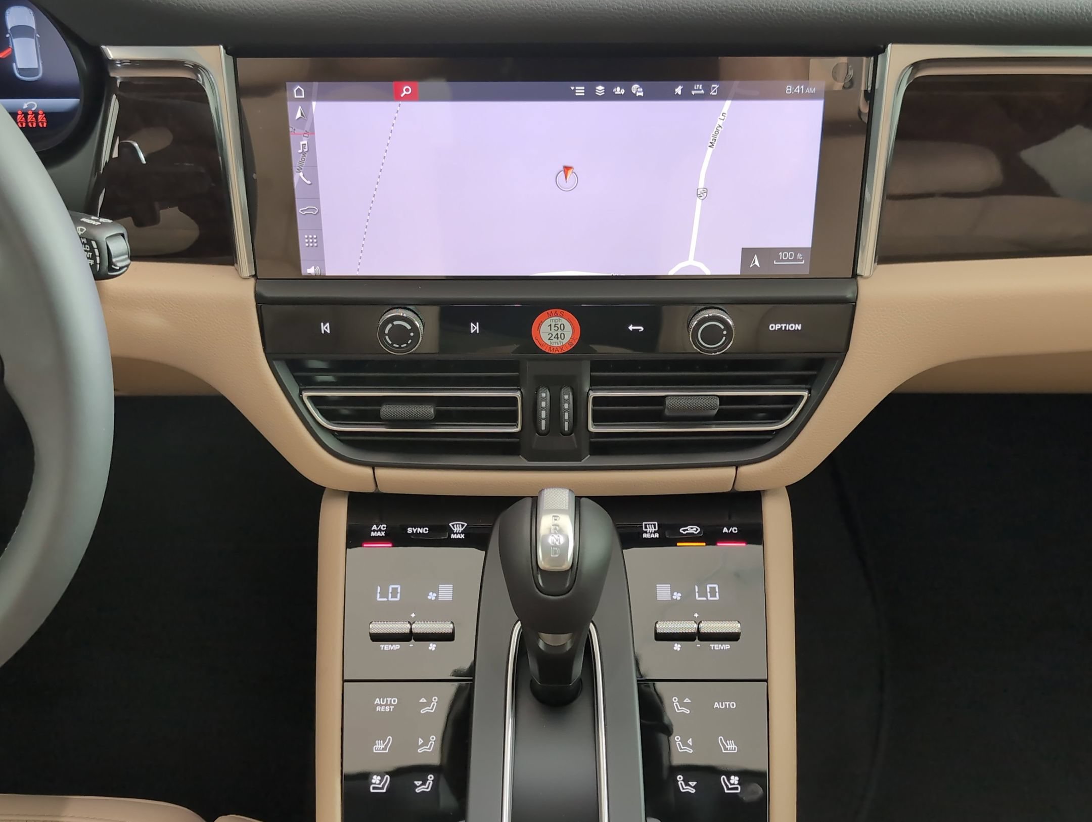 Certified 2025 Porsche Macan AWD/4WD image 25