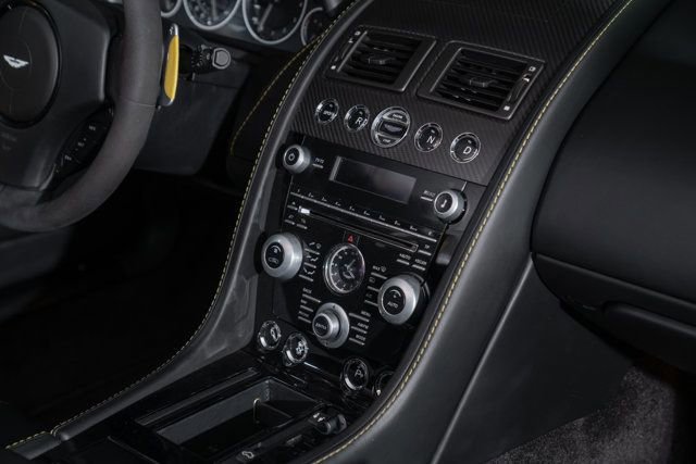 Used 2015 Aston Martin V12 Vantage S RWD image 17