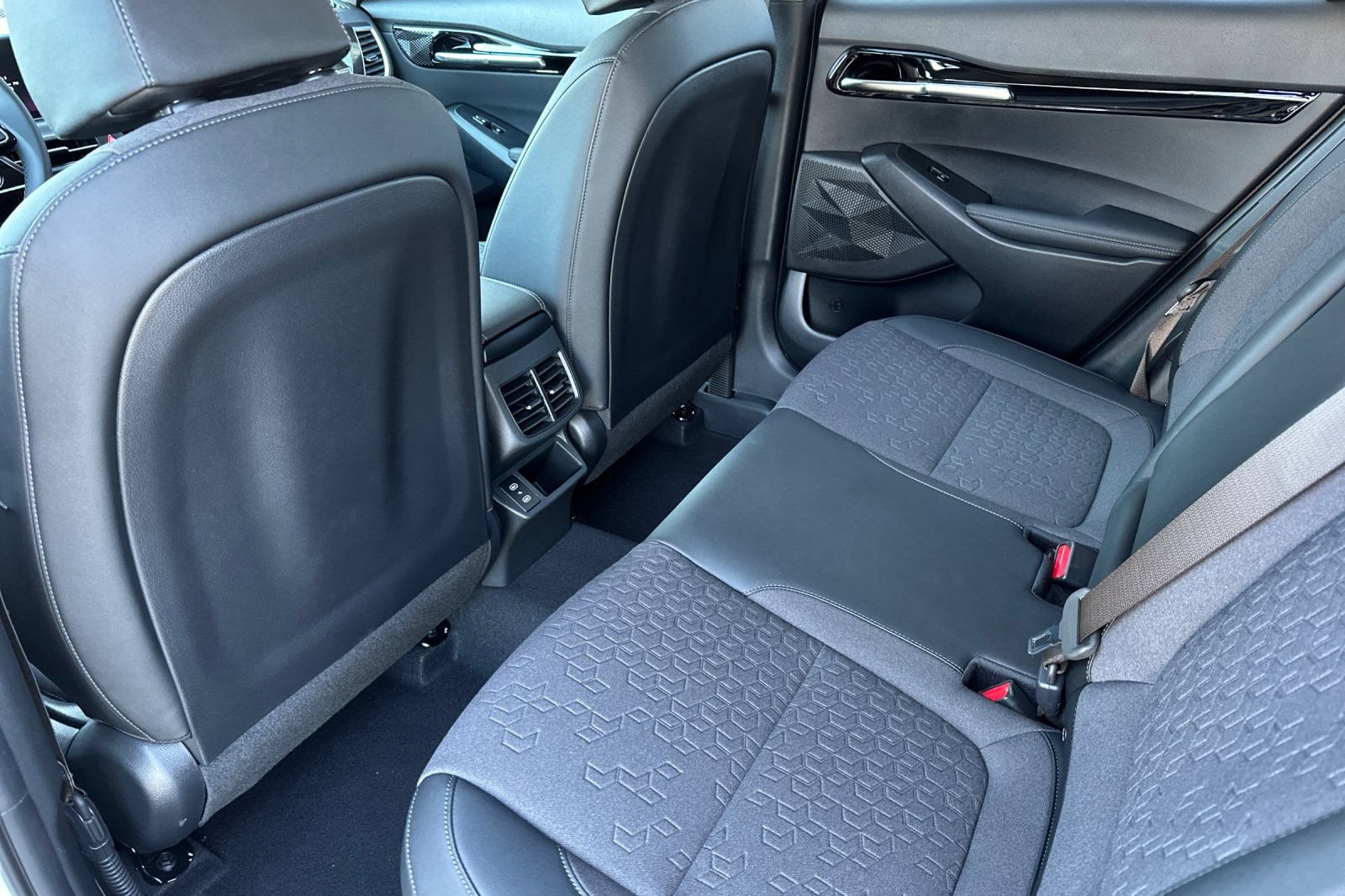 New 2026 Kia Seltos S FWD image 13