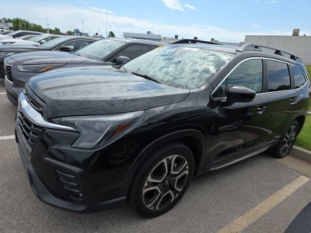 Used 2024 Subaru Ascent Limited AWD/4WD image 2