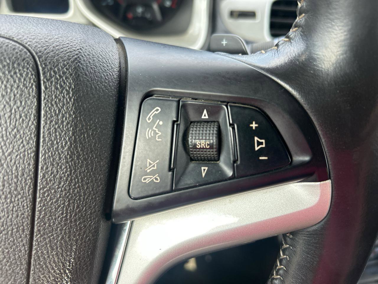 Used 2015 Chevrolet Camaro LT RWD image 15
