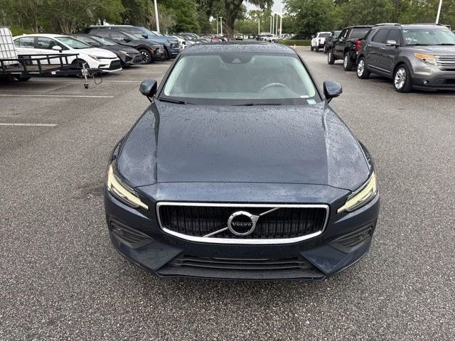 Used 2021 Volvo S60 T5 Momentum w/ Premium Package FWD image 2
