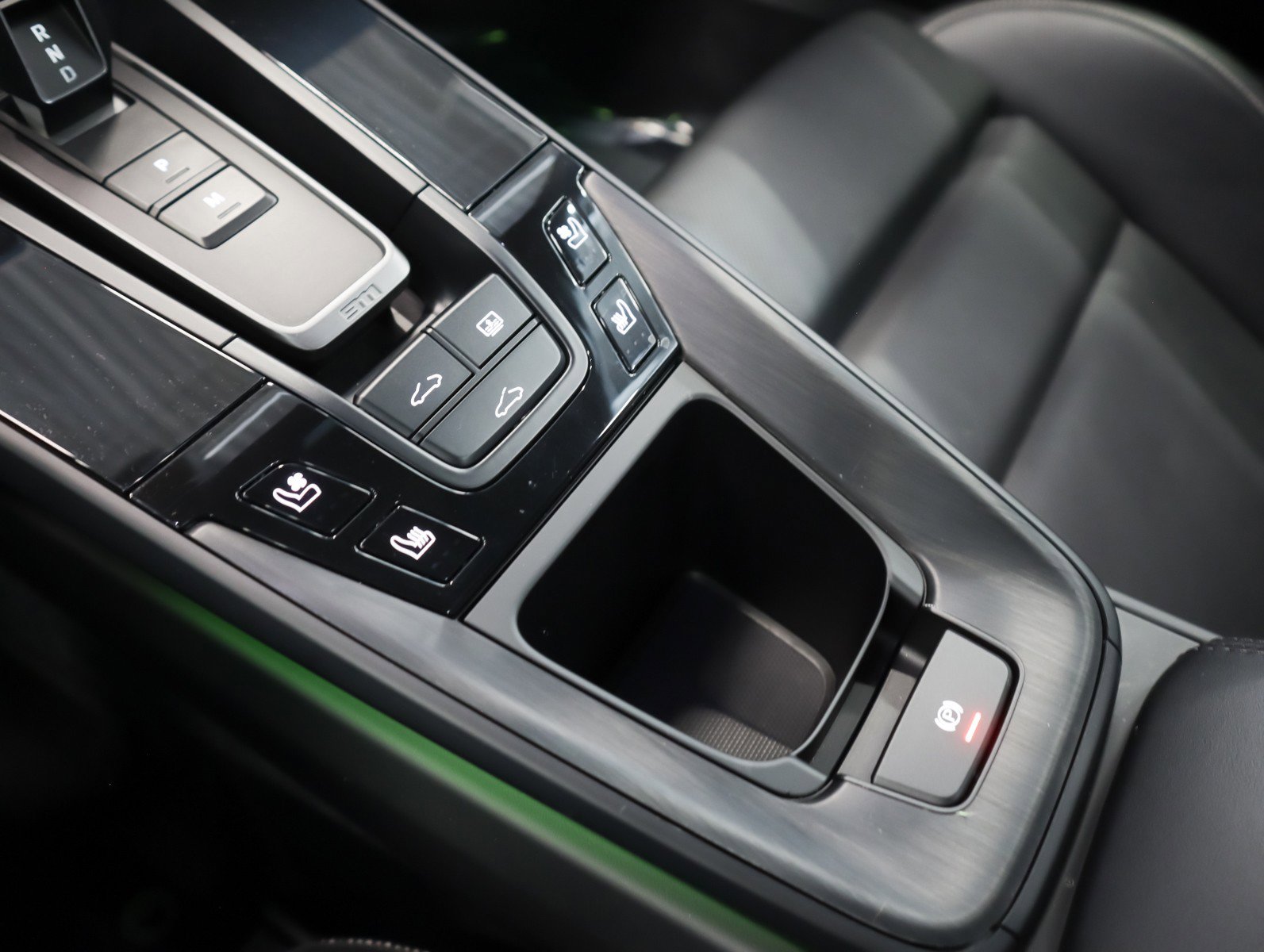 Certified 2024 Porsche 911 Carrera 4 GTS image 17