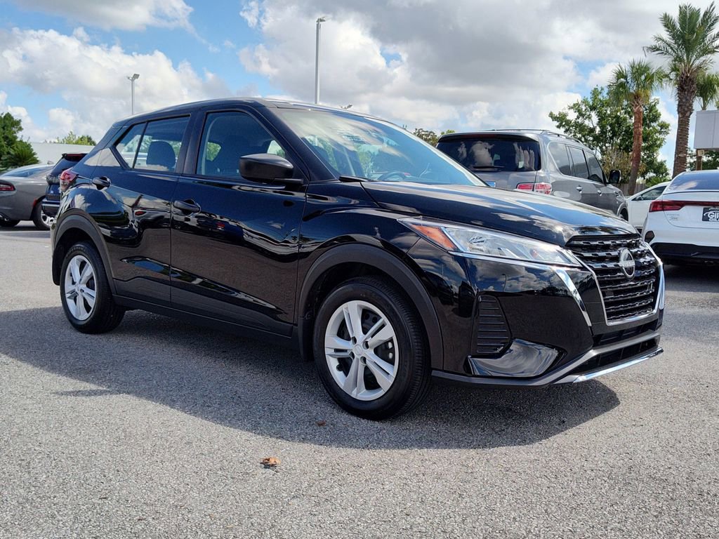 Used 2025 Nissan Kicks Play S image 10