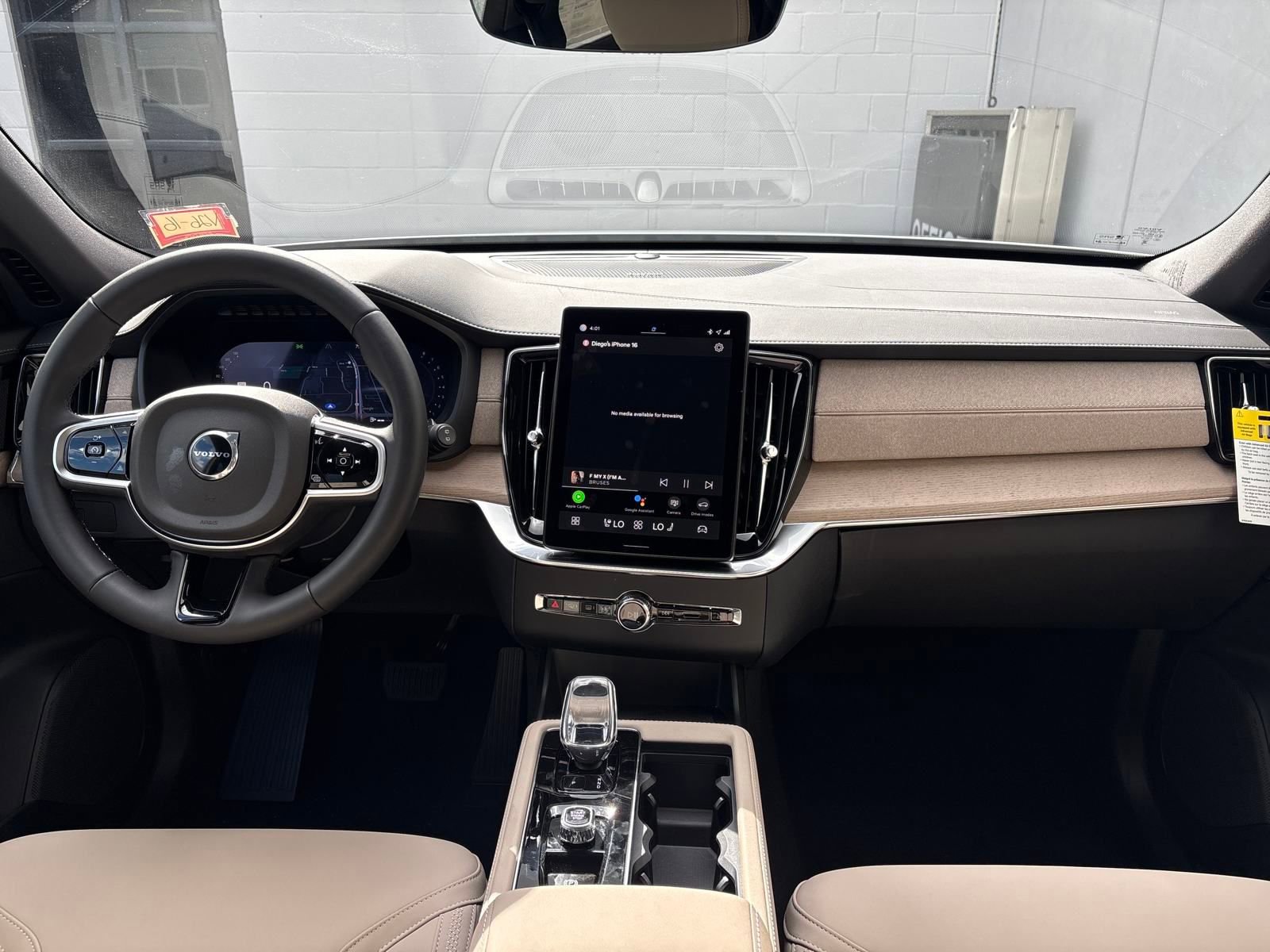 New 2026 Volvo XC90 B6 Plus w/ Protection Package Premier image 13