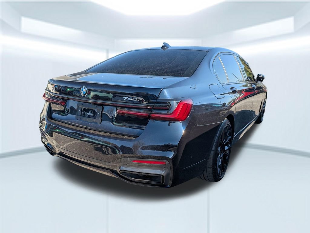 Used 2022 BMW 740i xDrive w/ M Sport Package image 2