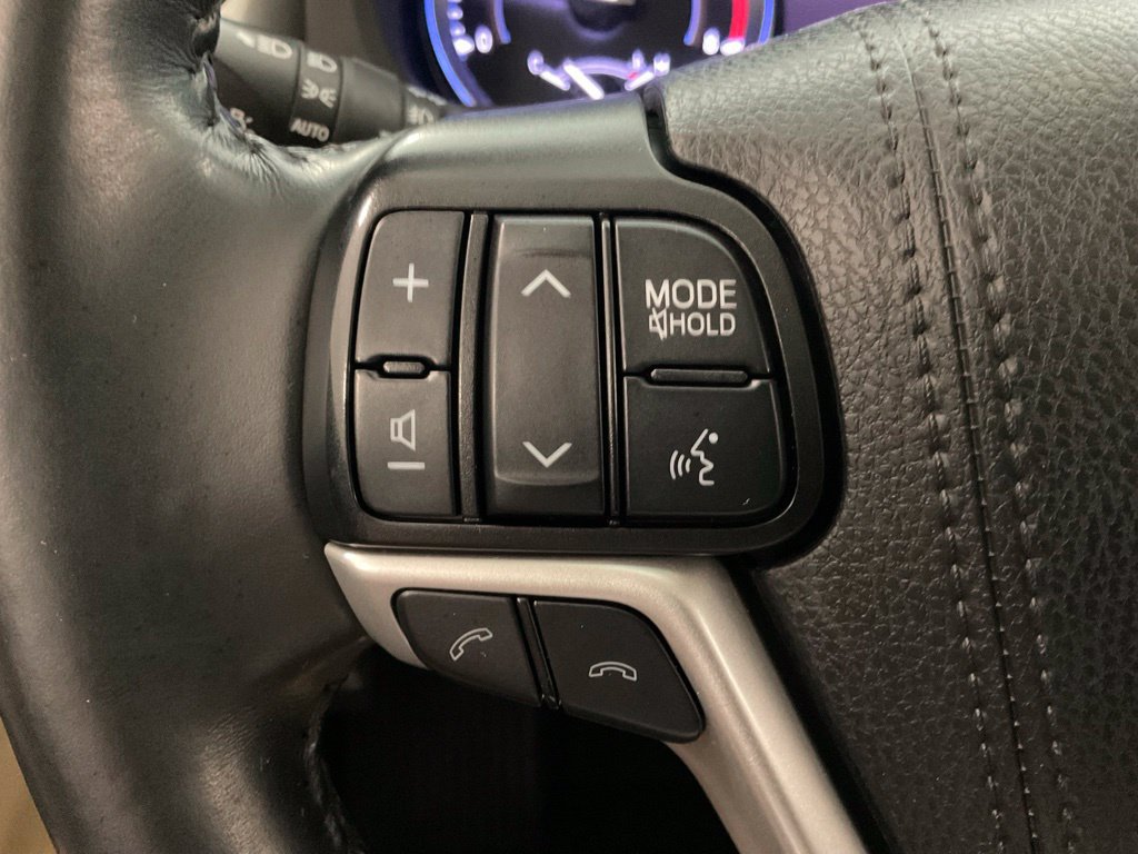 Used 2019 Toyota Highlander Limited AWD/4WD image 13