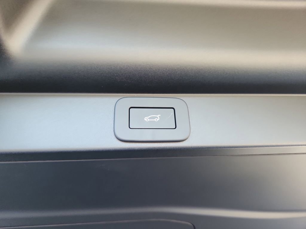 New 2026 Land Rover Range Rover SE image 14