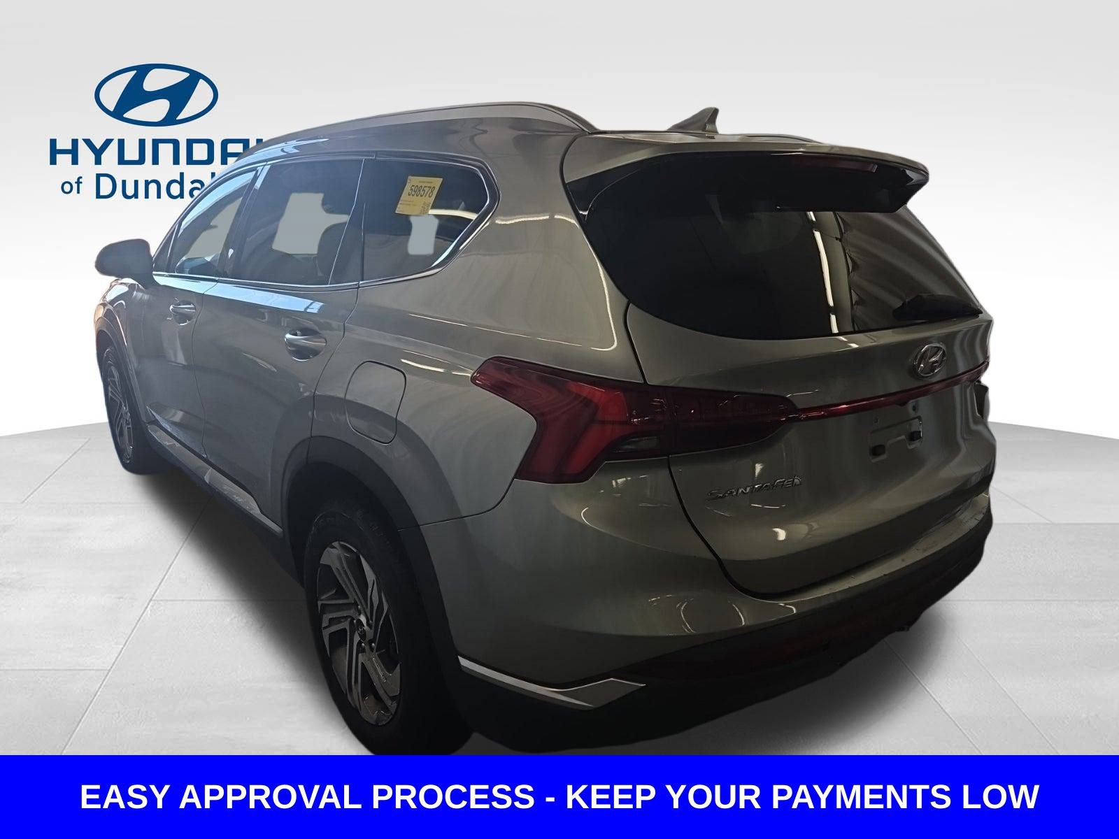 Used 2023 Hyundai Santa Fe SEL w/ Premium Package image 2
