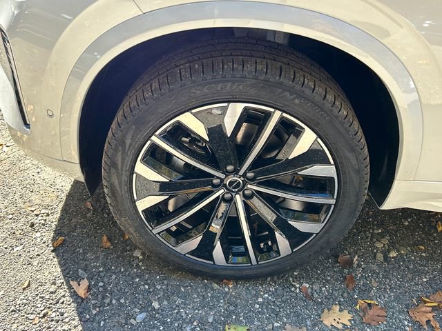 New 2026 Volvo XC90 B6 Ultra w/ Protection Package image 8