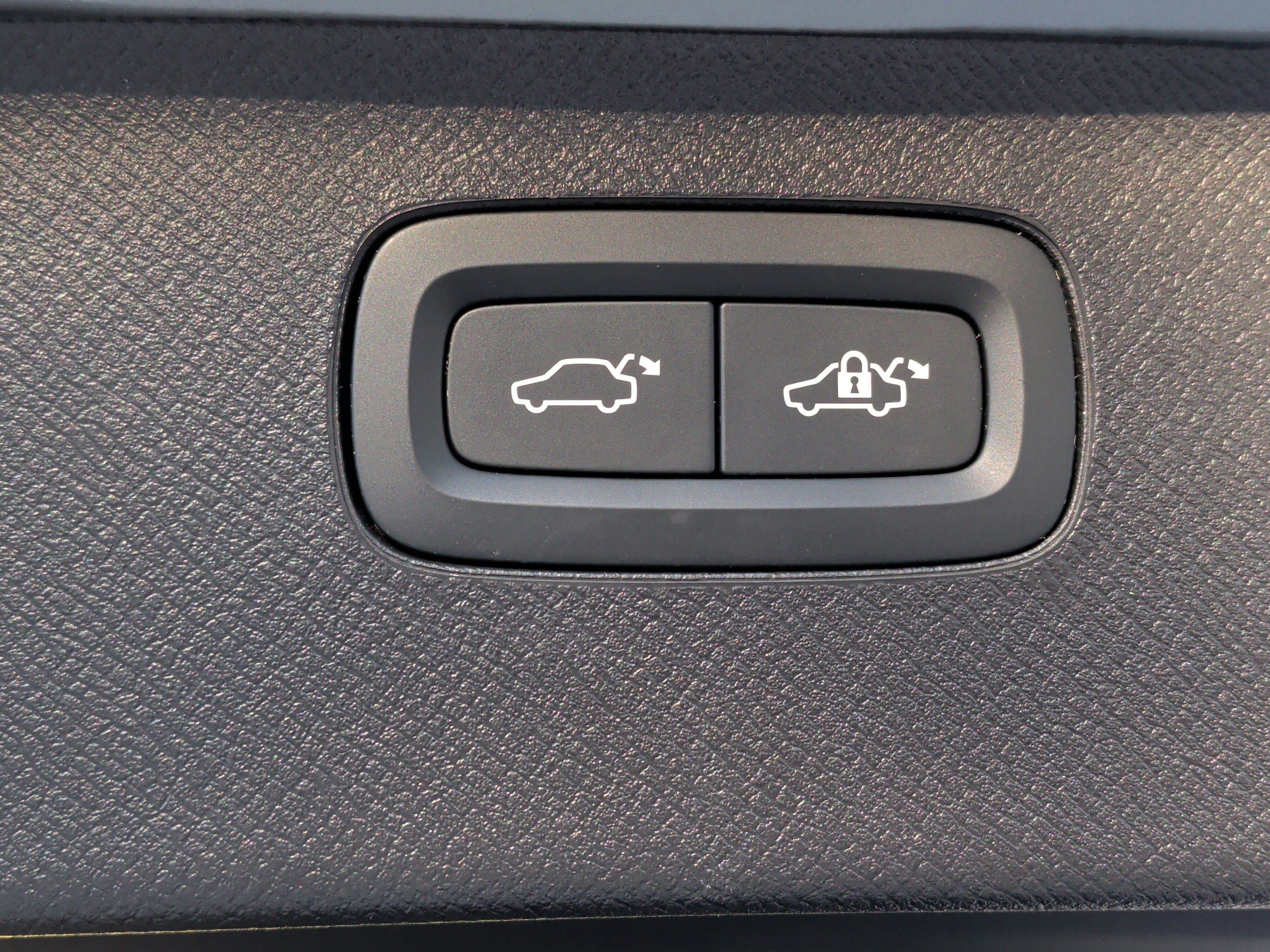 Used 2025 Volvo XC90 B6 Plus image 33