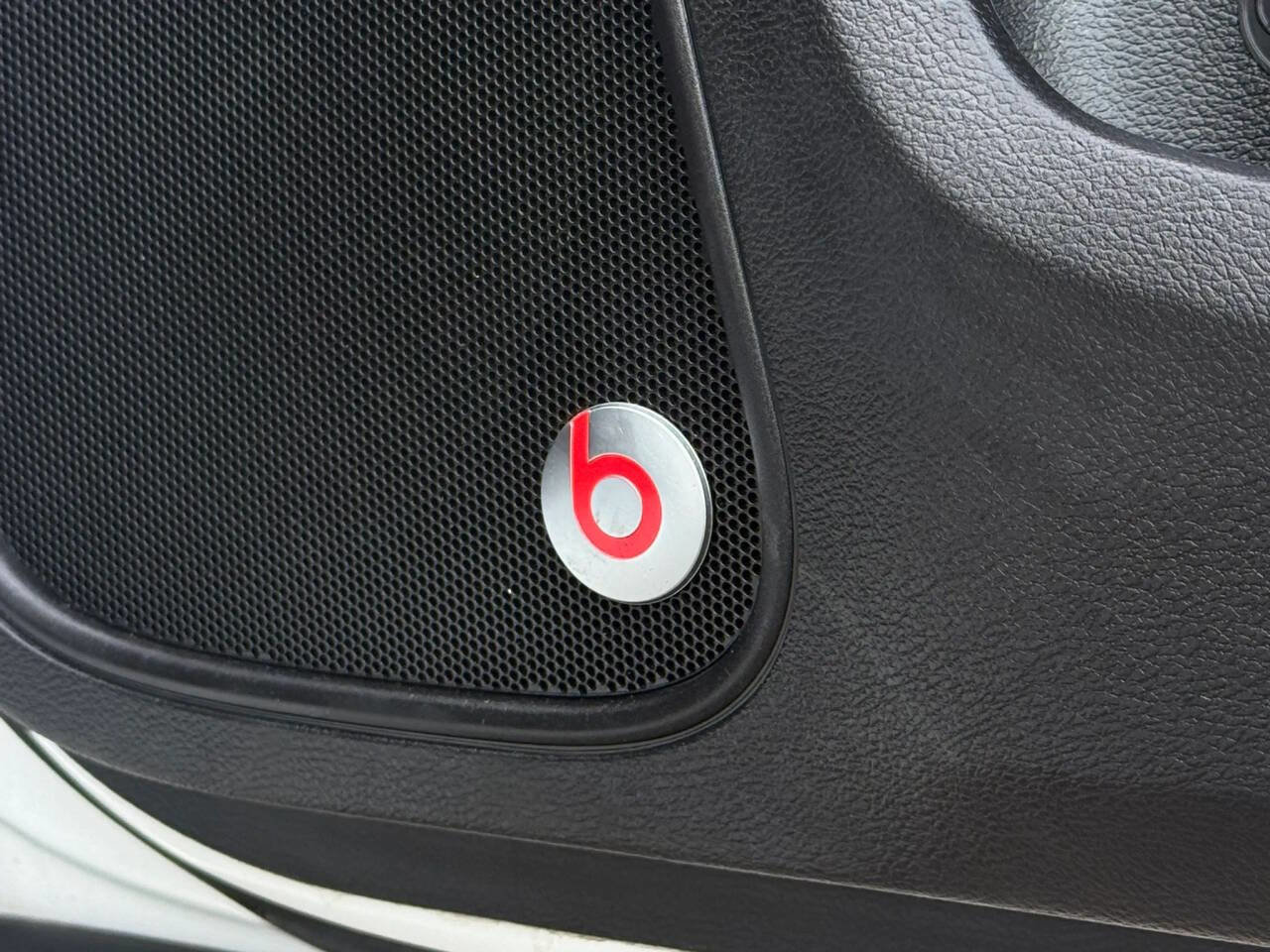 Used 2016 Chrysler 300 S image 17