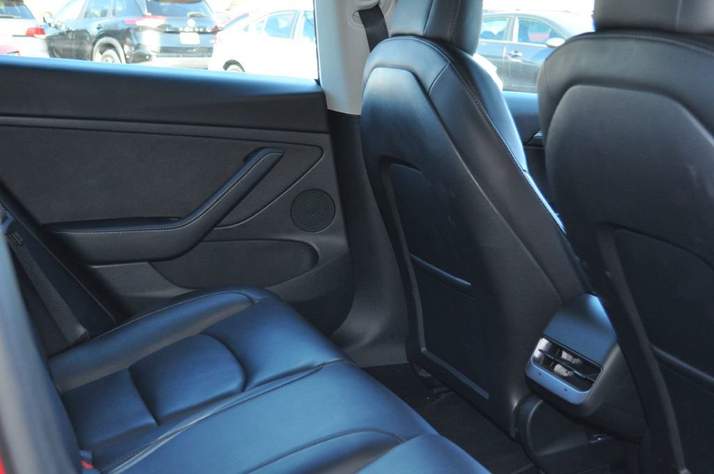 Used 2022 Tesla Model 3 Performance image 18