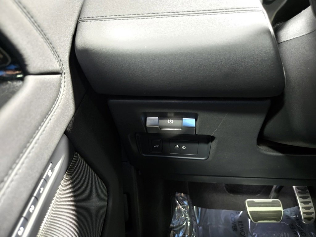 Used 2023 Land Rover Range Rover Evoque R-Dynamic SE image 15