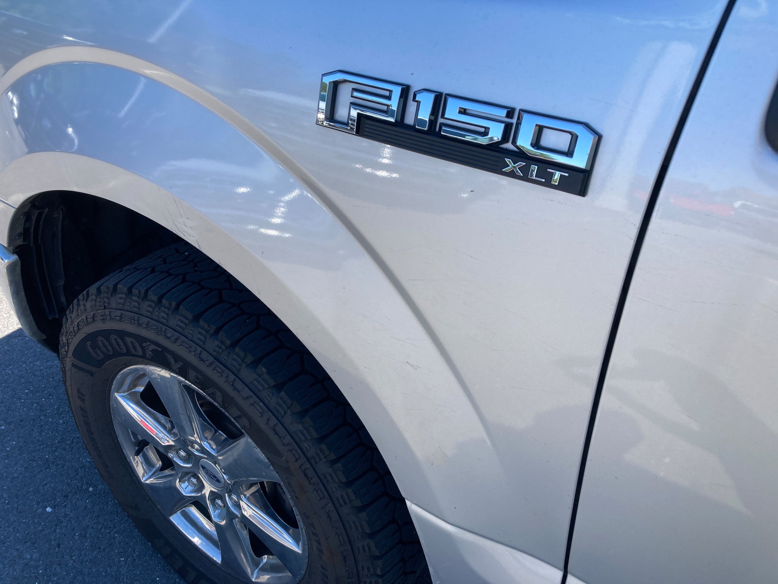 Used 2019 Ford F150 XLT w/ Equipment Group 302A Luxury AWD/4WD image 4