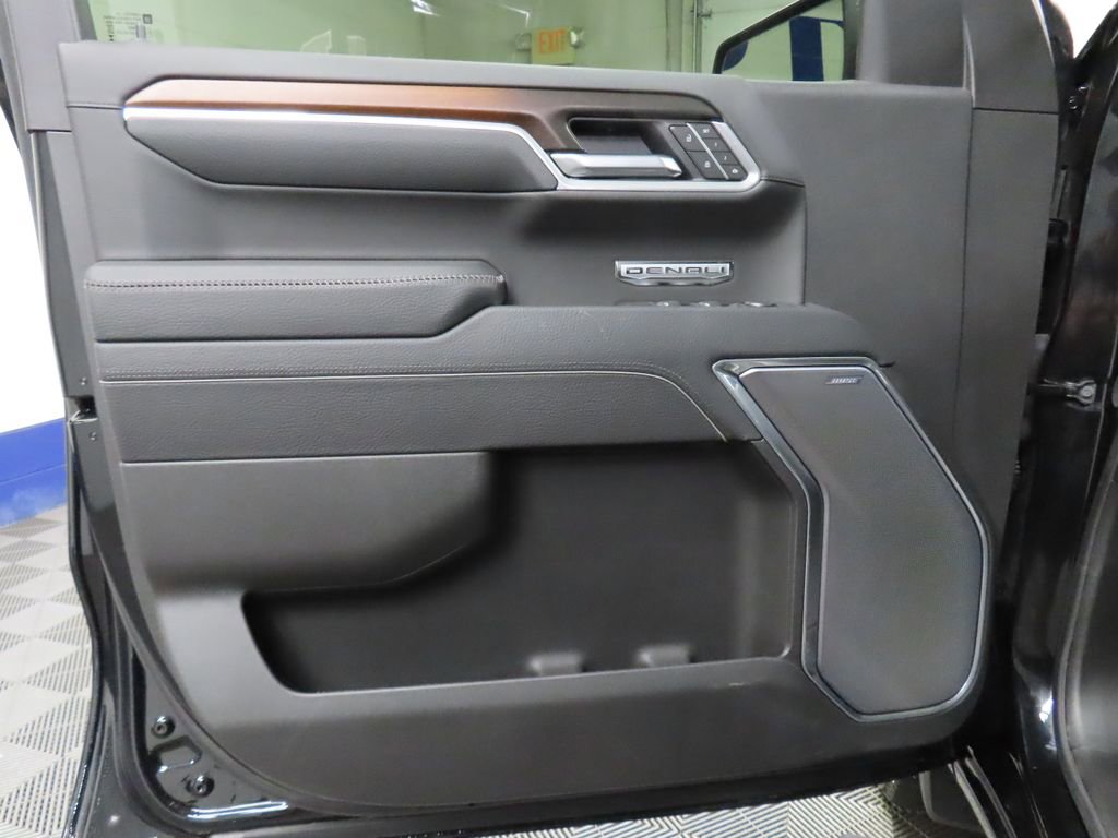 Used 2025 GMC Sierra 1500 Denali AWD/4WD image 56