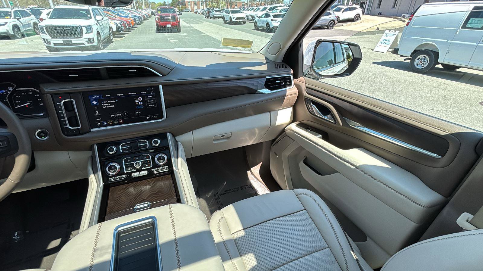 Used 2021 GMC Yukon Denali w/ Denali Ultimate Package AWD/4WD image 27