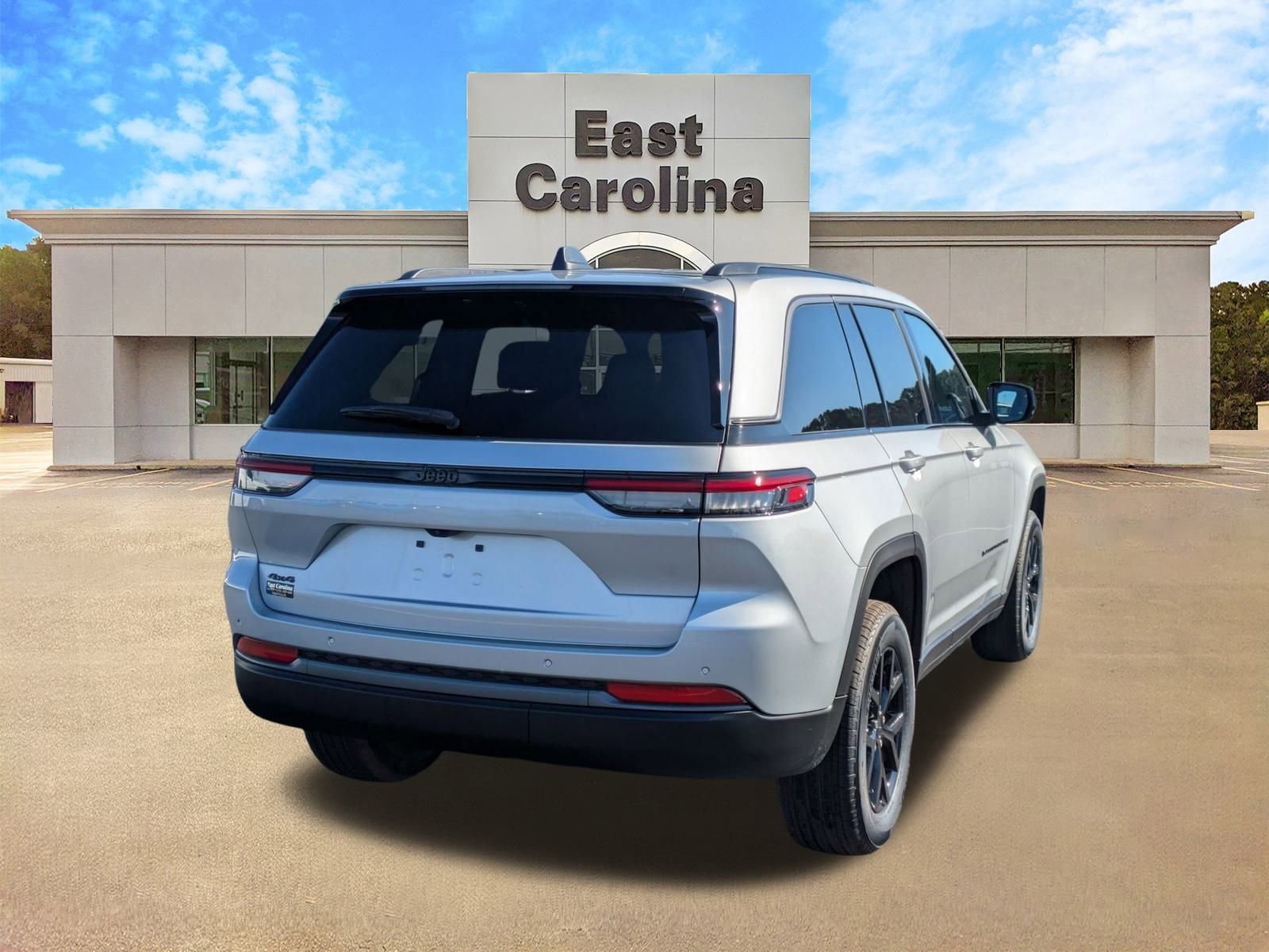 New 2026 Jeep Grand Cherokee Altitude AWD/4WD image 3