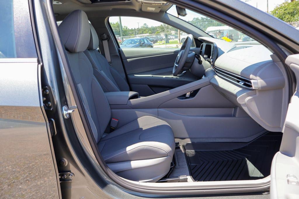 New 2026 Hyundai Elantra SEL Sport Premium FWD image 8