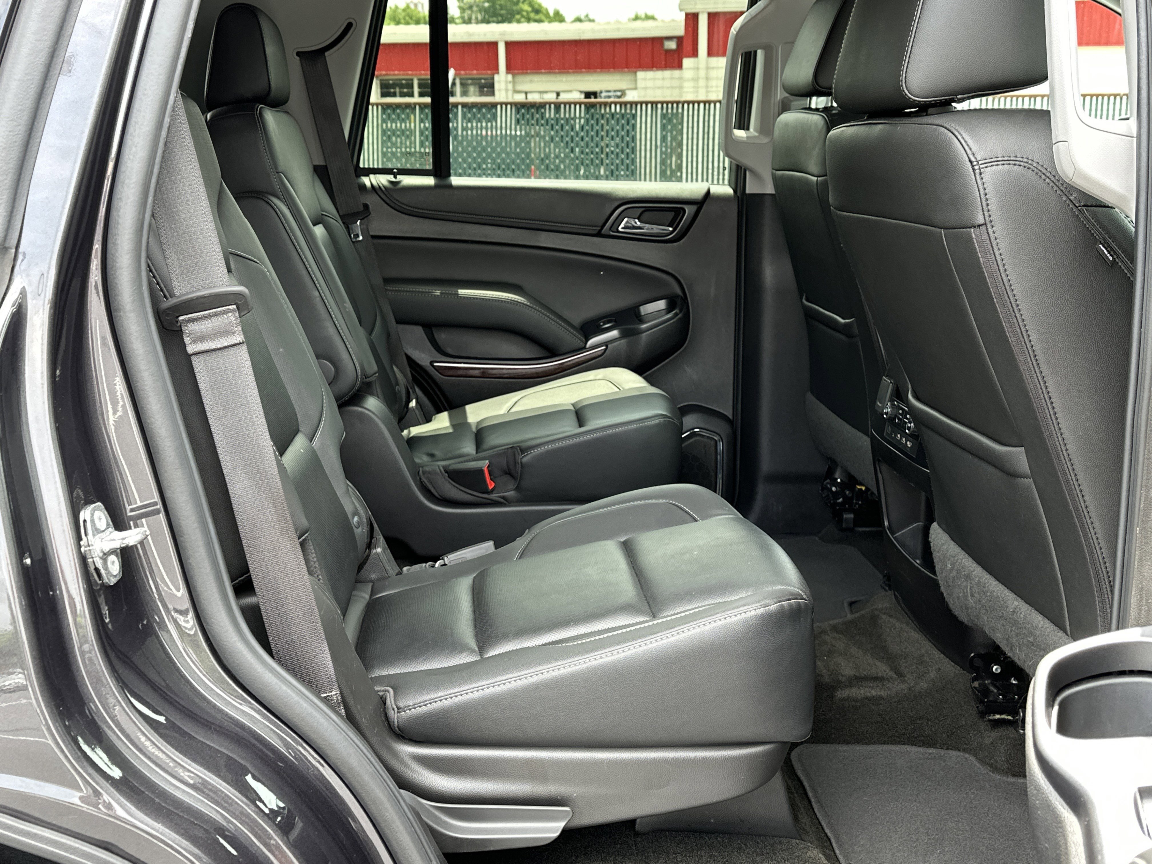 Used 2018 GMC Yukon SLT w/ Premium Edition RWD image 13