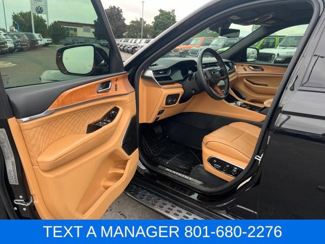 Used 2022 Jeep Grand Cherokee Summit AWD/4WD image 12