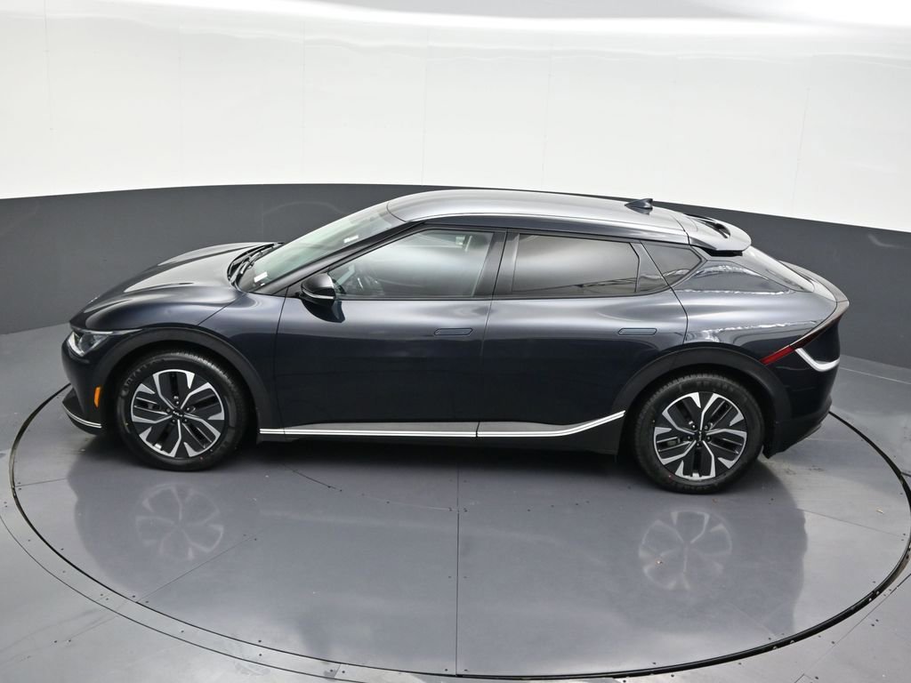 Used 2022 Kia EV6 Light image 18
