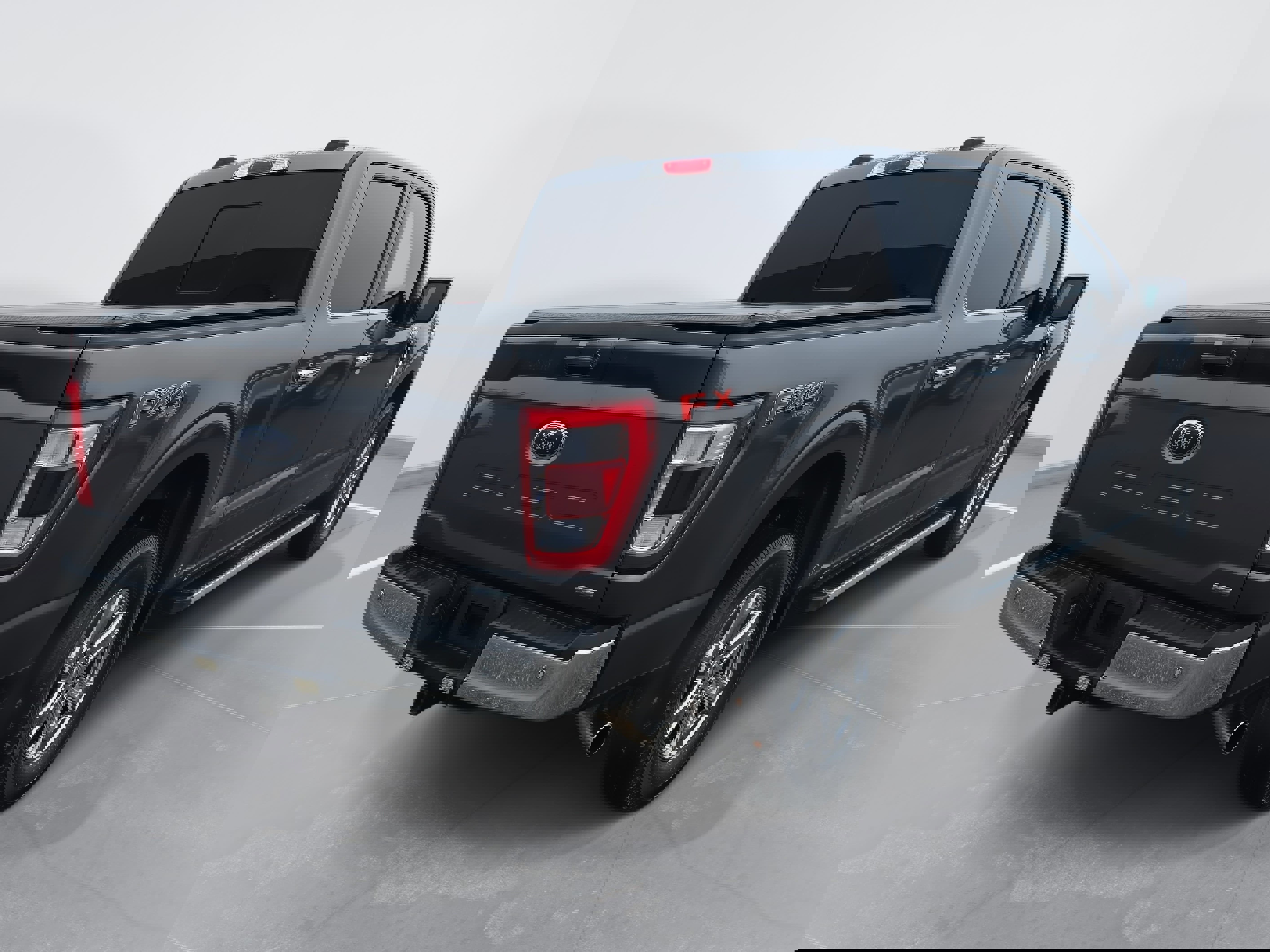 Used 2023 Ford F150 Lariat w/ Trailer Tow Package image 5