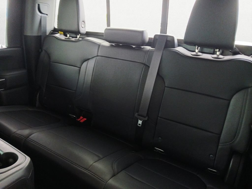 Used 2022 Chevrolet Silverado 2500 LTZ w/ LTZ Premium Package RWD image 9