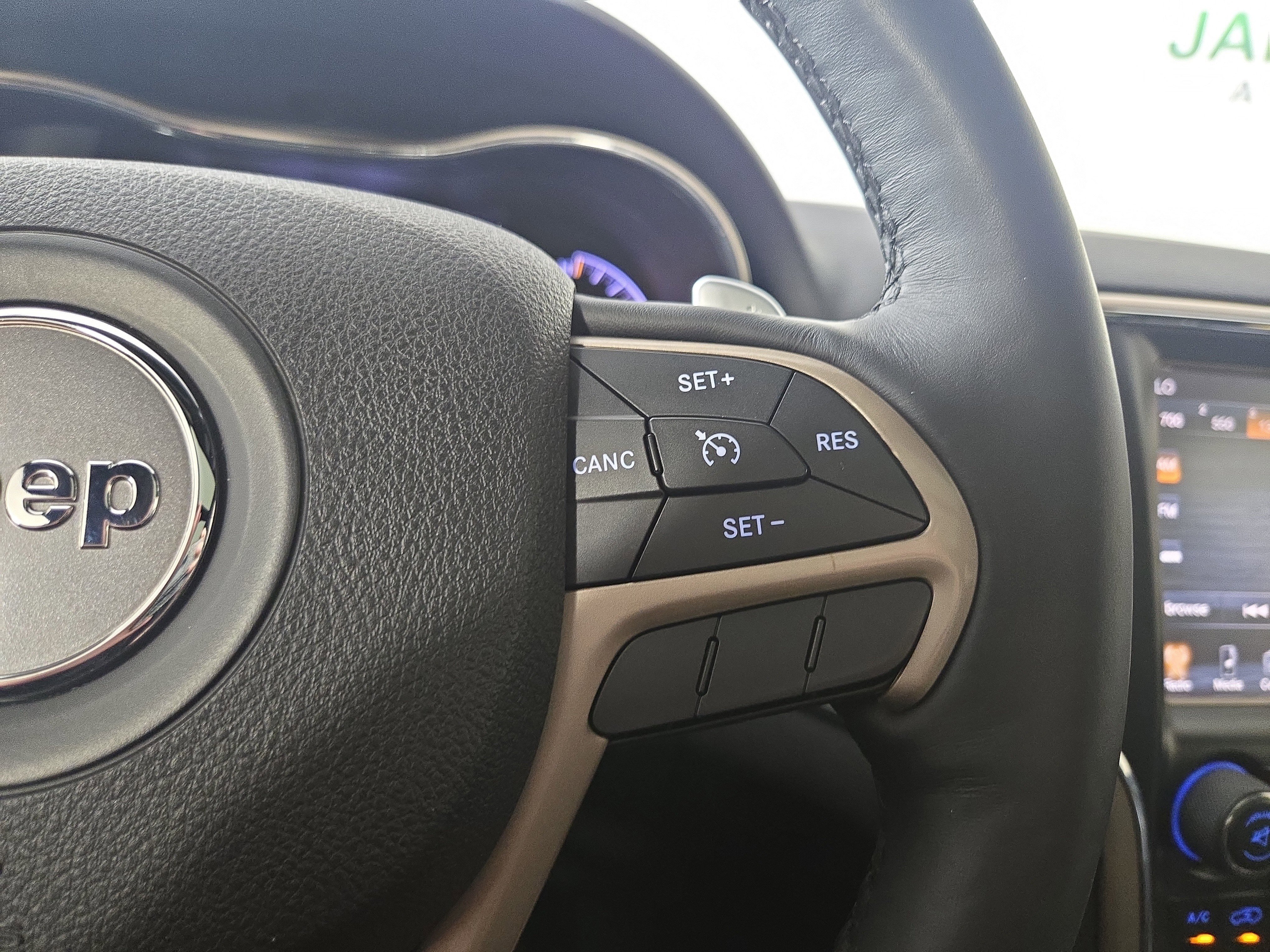 Certified 2017 Jeep Grand Cherokee Limited 75th Anniversary image 17