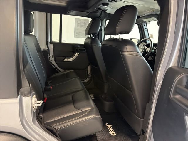 Used 2017 Jeep Wrangler Unlimited Rubicon w/ Connectivity Group image 30