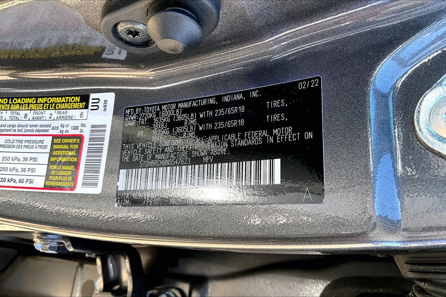 Used 2022 Toyota Highlander XLE AWD/4WD image 34