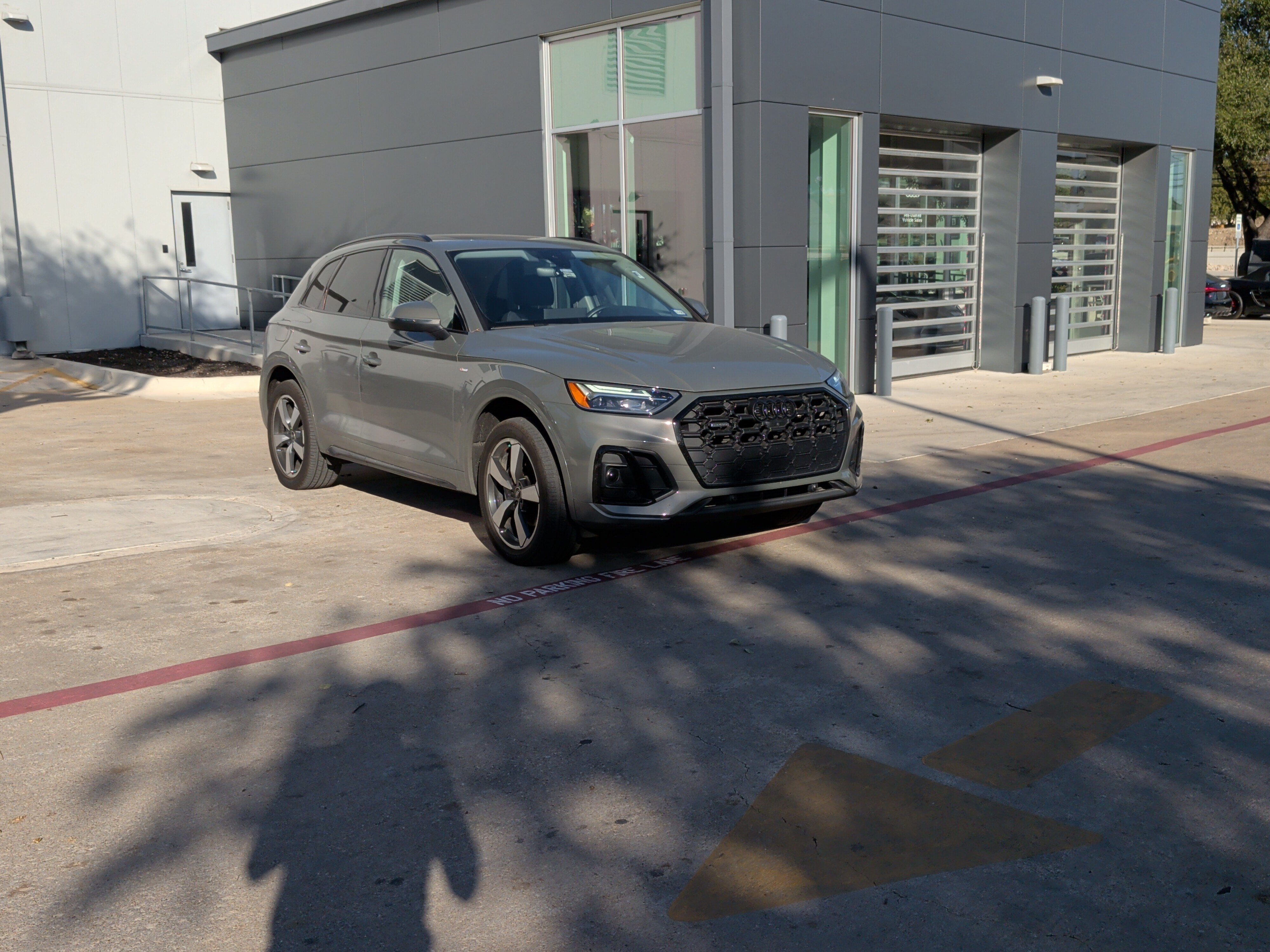 Certified 2023 Audi Q5 2.0T Premium Plus w/ Premium Plus Package AWD/4WD image 2
