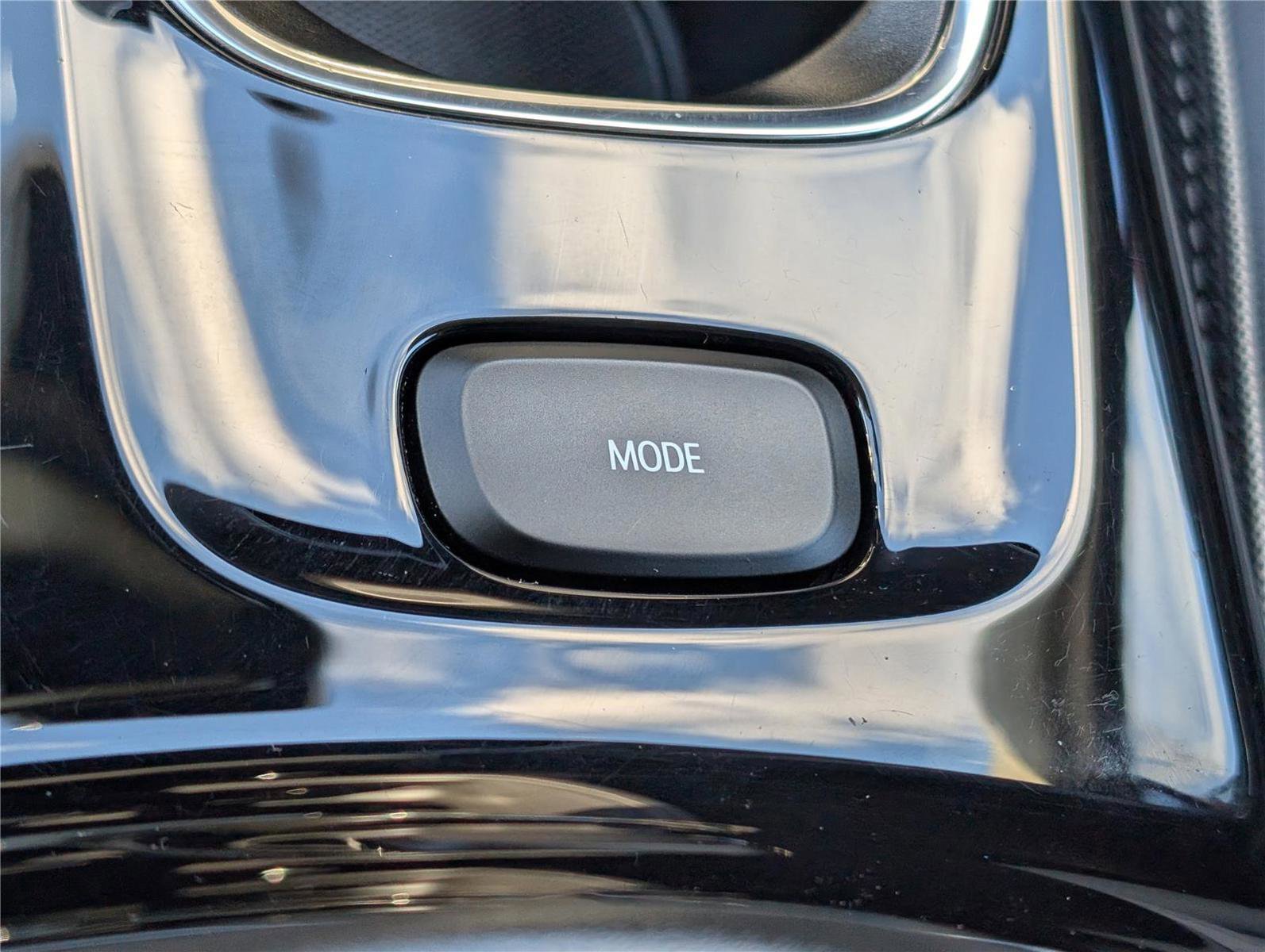 Used 2023 Buick Envision Essence image 25