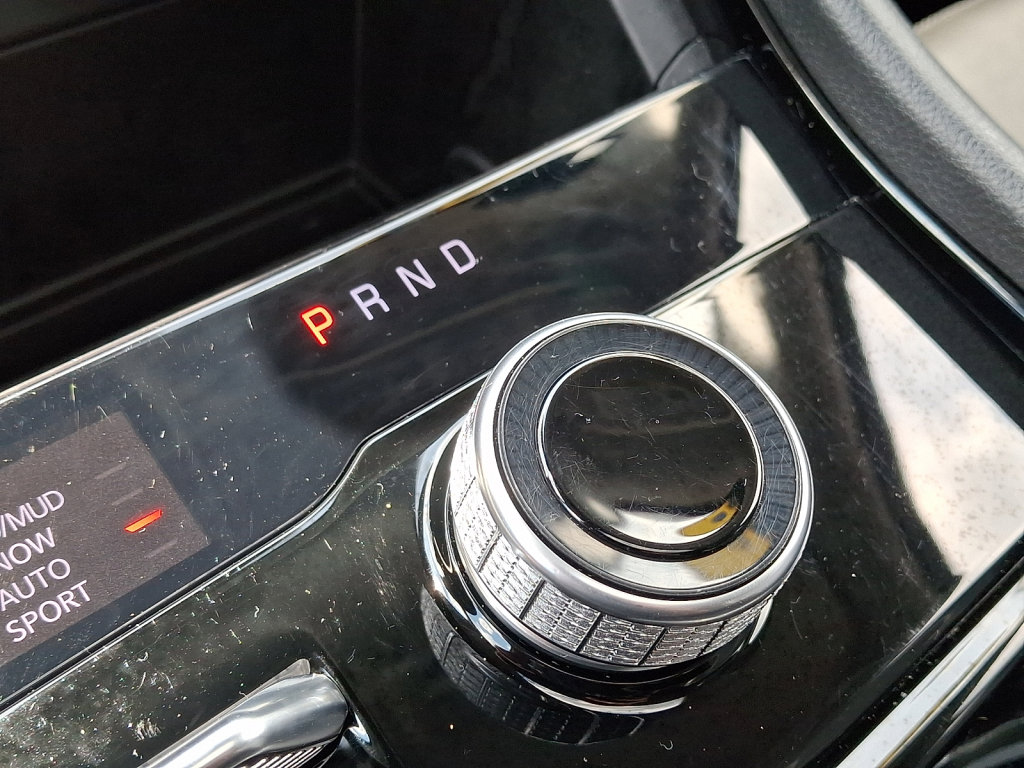 Used 2023 Jeep Grand Cherokee L Limited AWD/4WD image 34