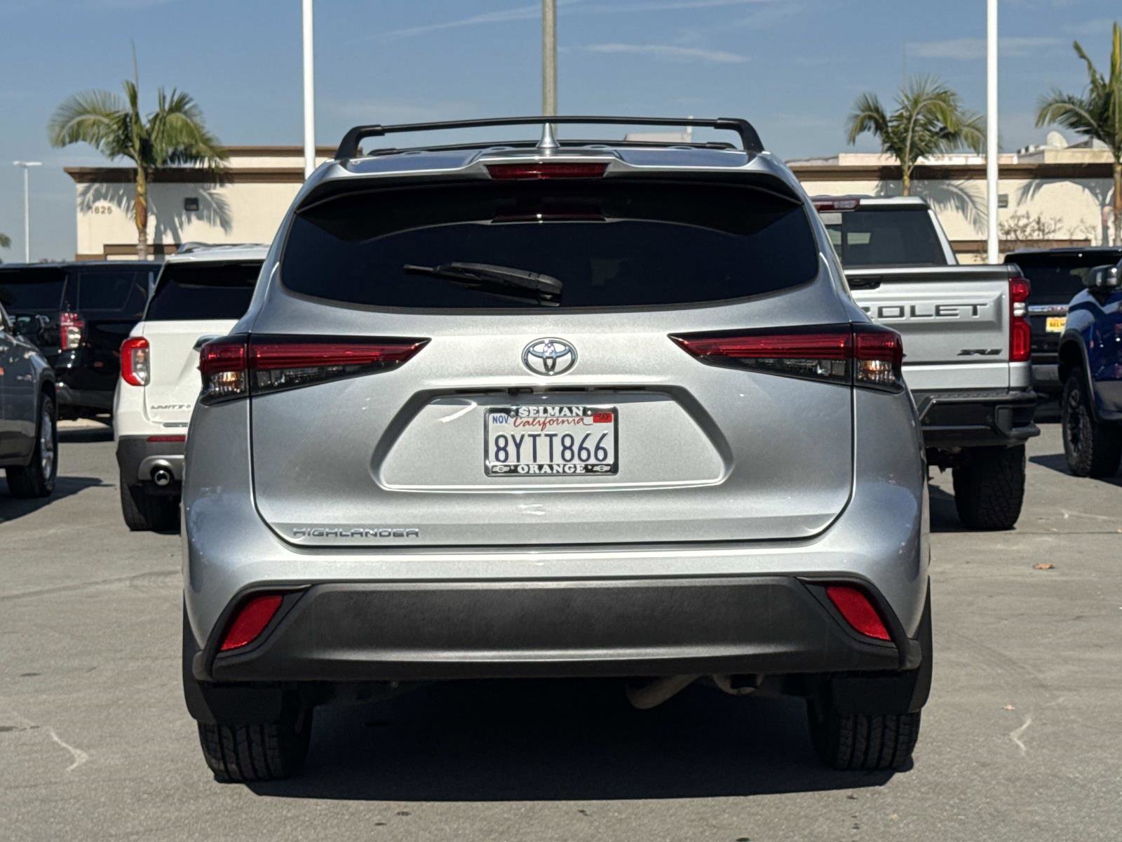 Used 2021 Toyota Highlander L image 6