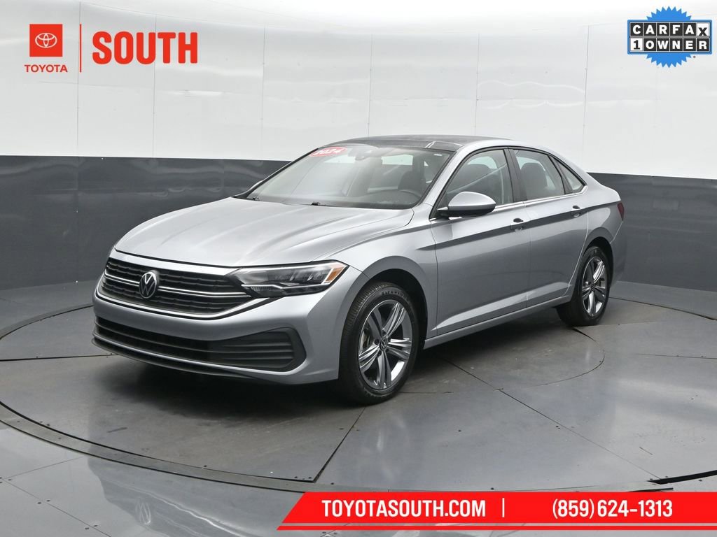 Used 2024 Volkswagen Jetta SE image 7