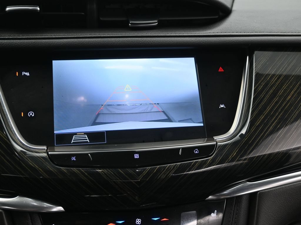 Used 2020 Cadillac XT6 Premium Luxury AWD/4WD image 16