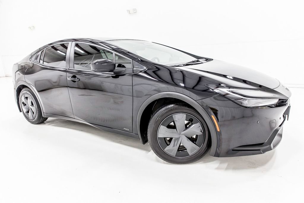Used 2023 Toyota Prius LE image 9