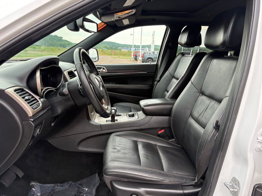 Used 2014 Jeep Grand Cherokee Limited w/ Trailer Tow Group IV AWD/4WD image 12