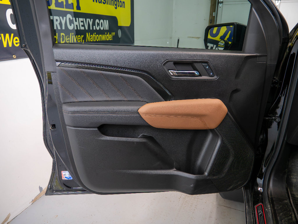 Used 2024 GMC Canyon AT4 image 20