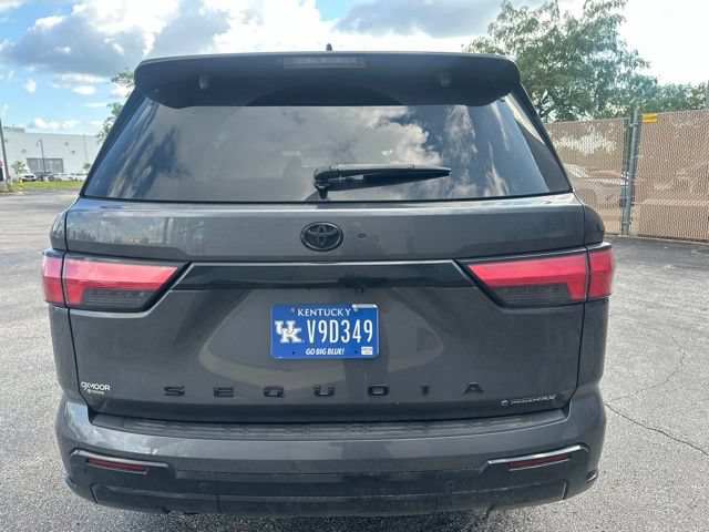 Used 2025 Toyota Sequoia Platinum AWD/4WD image 4