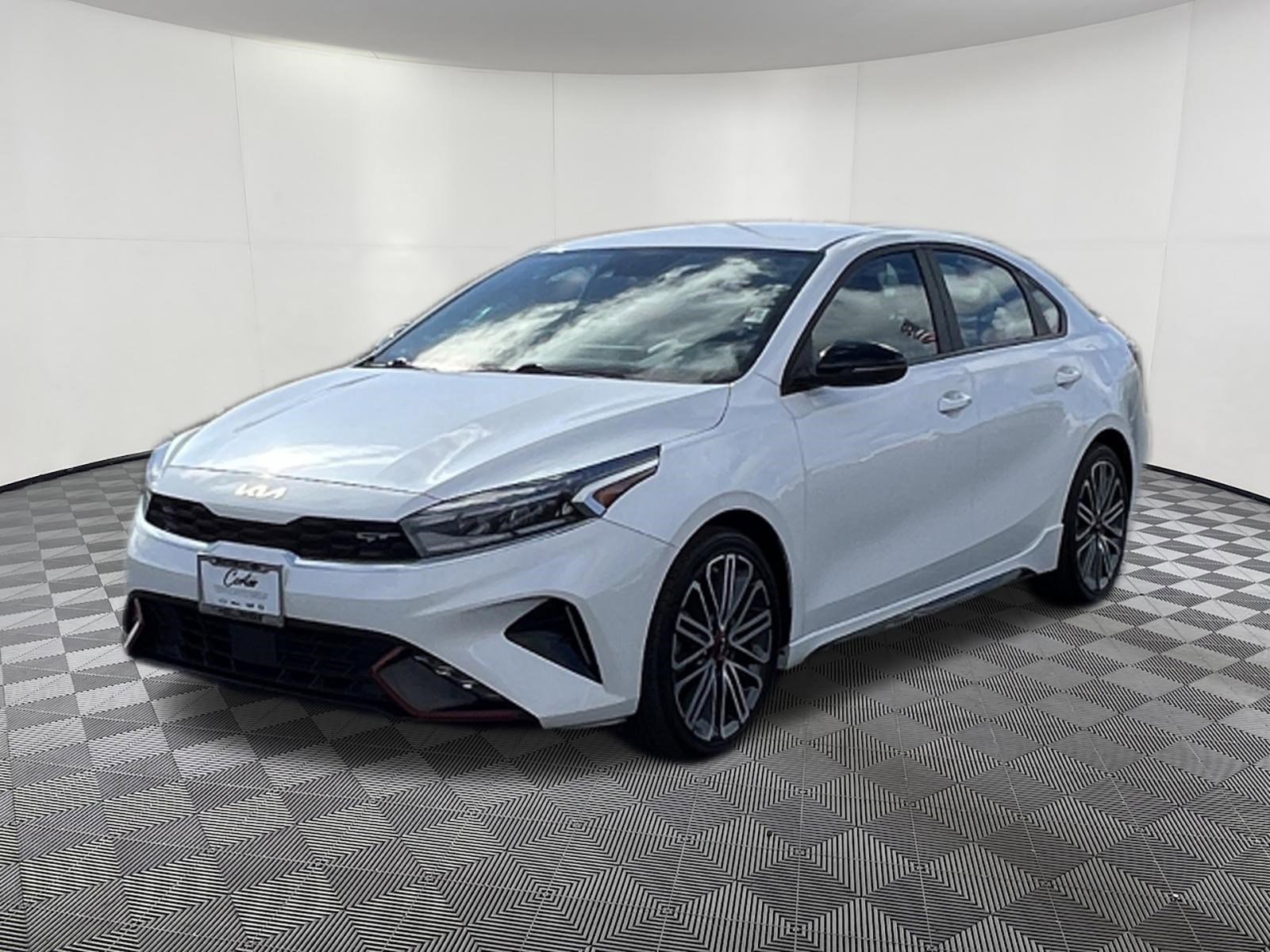 Used 2022 Kia Forte GT w/ GT Technology Package FWD image 3